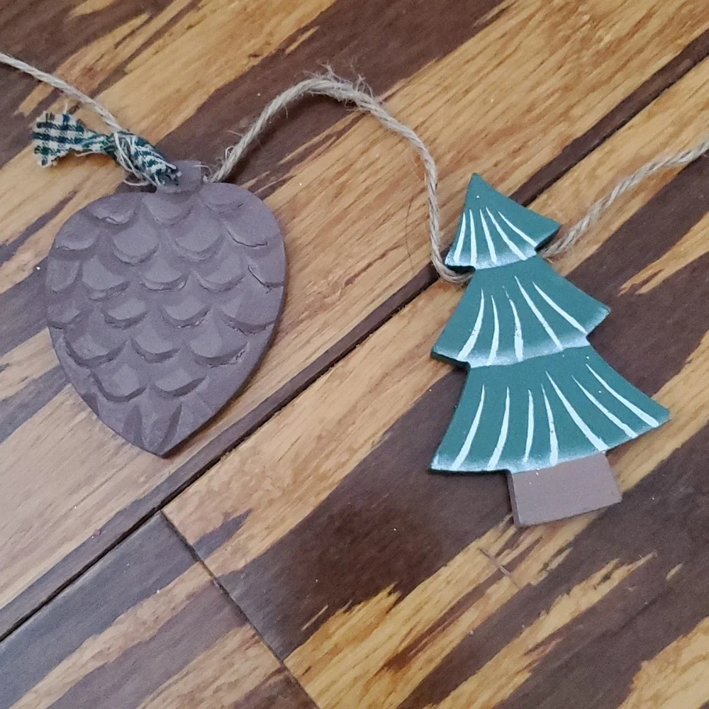 Christmas tree garland
